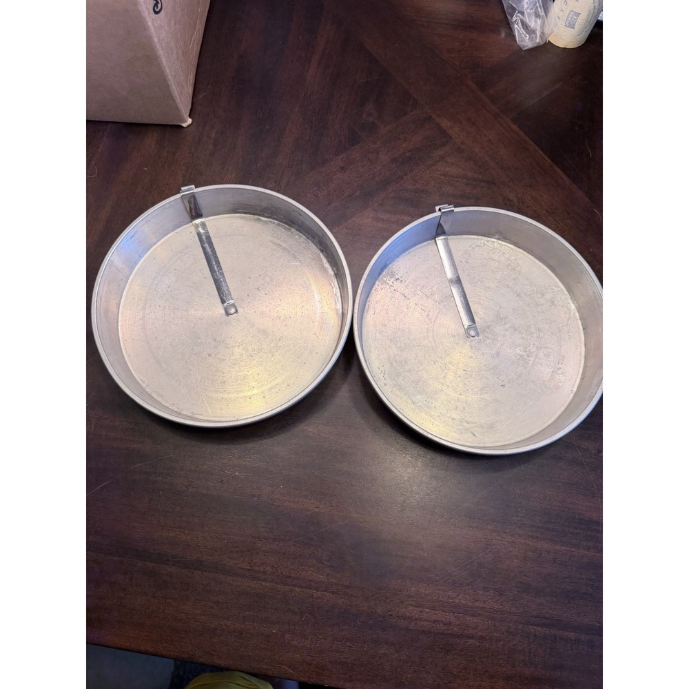 Lot of 2 Vintage Kitchen Pride by Mirror Quick Release 9 inch cake pans round